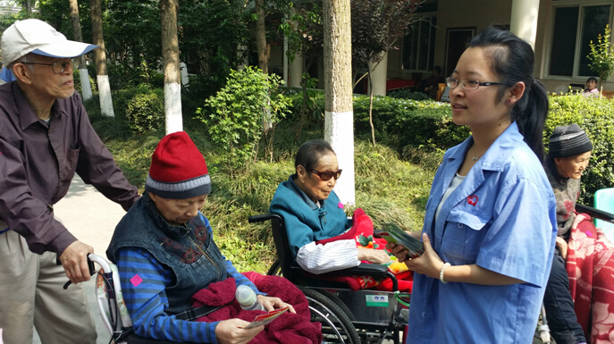 ky体育(中国)集团员工发送驱蚊贴