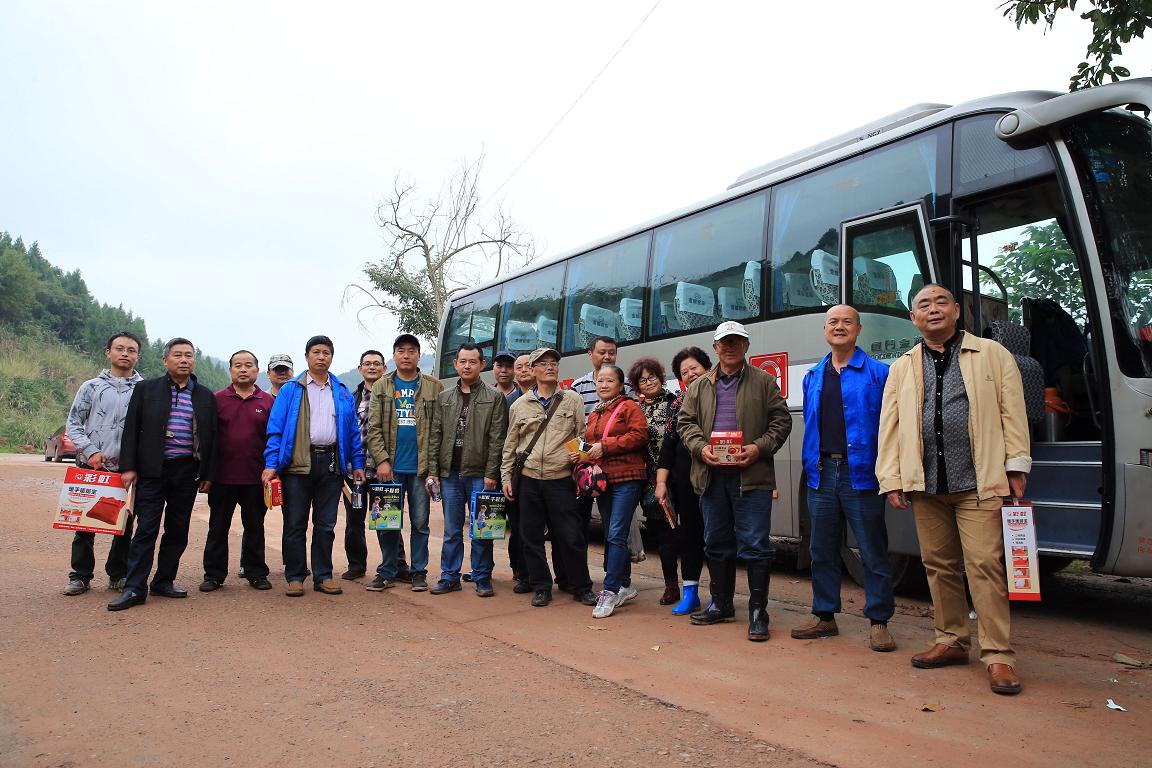 成都ky体育(中国)集团组织员工钓鱼活动