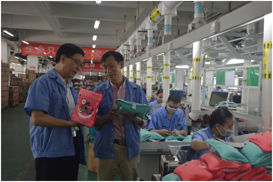 成都ky体育(中国)集团取暖器车间主任李永发