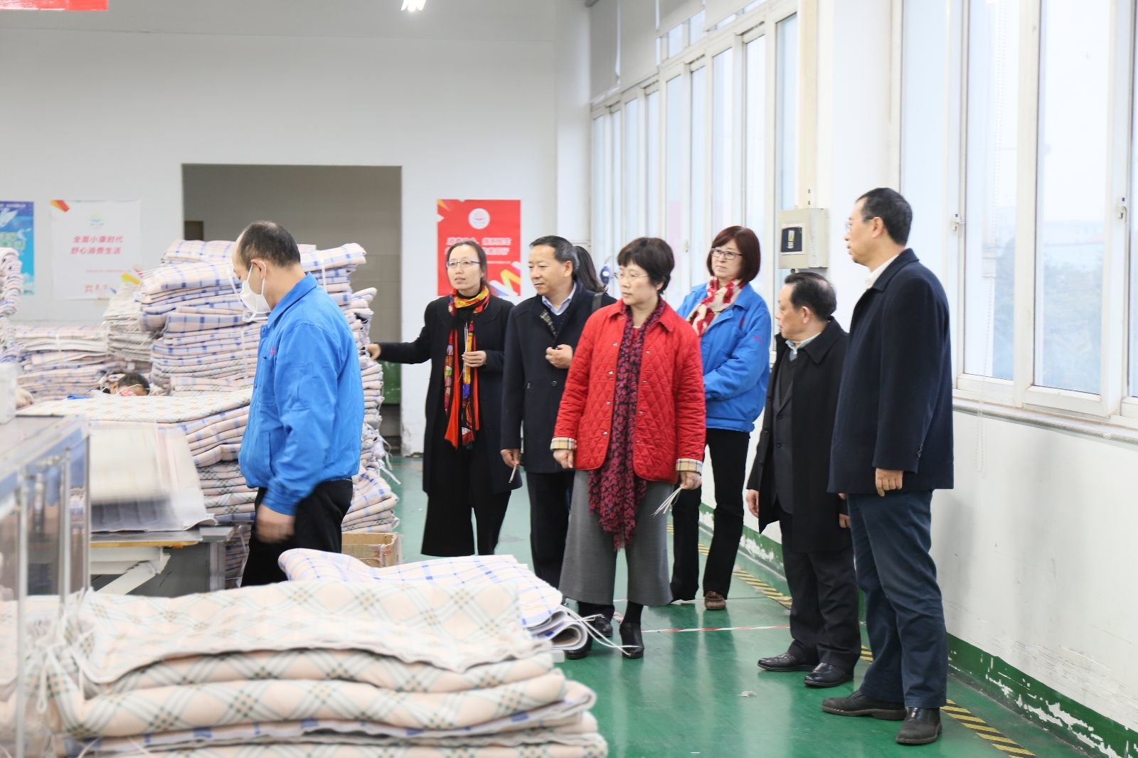 中国轻工业联合会副会长何烨一行莅临成都ky体育(中国)集团参观指导