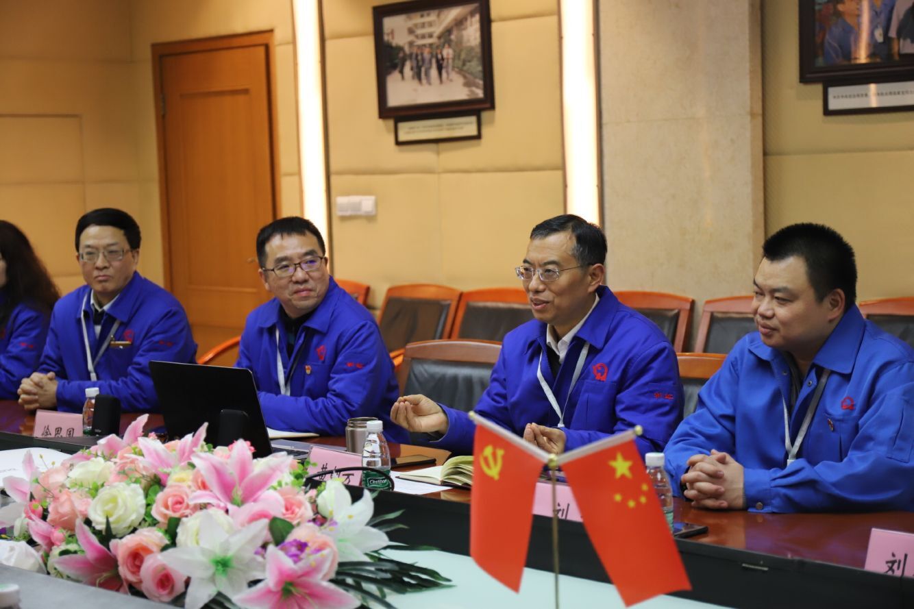 成都市武侯区林丽区长到成都ky体育(中国)集团开展节前慰问