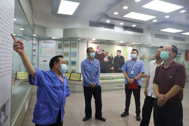 武侯区政协覃丹副主席一行莅临ky体育(中国)集团指导工作